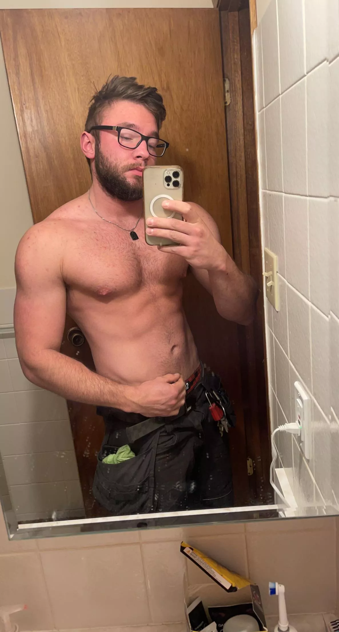 Off to work… I wish you were my naughty apprentice 😈