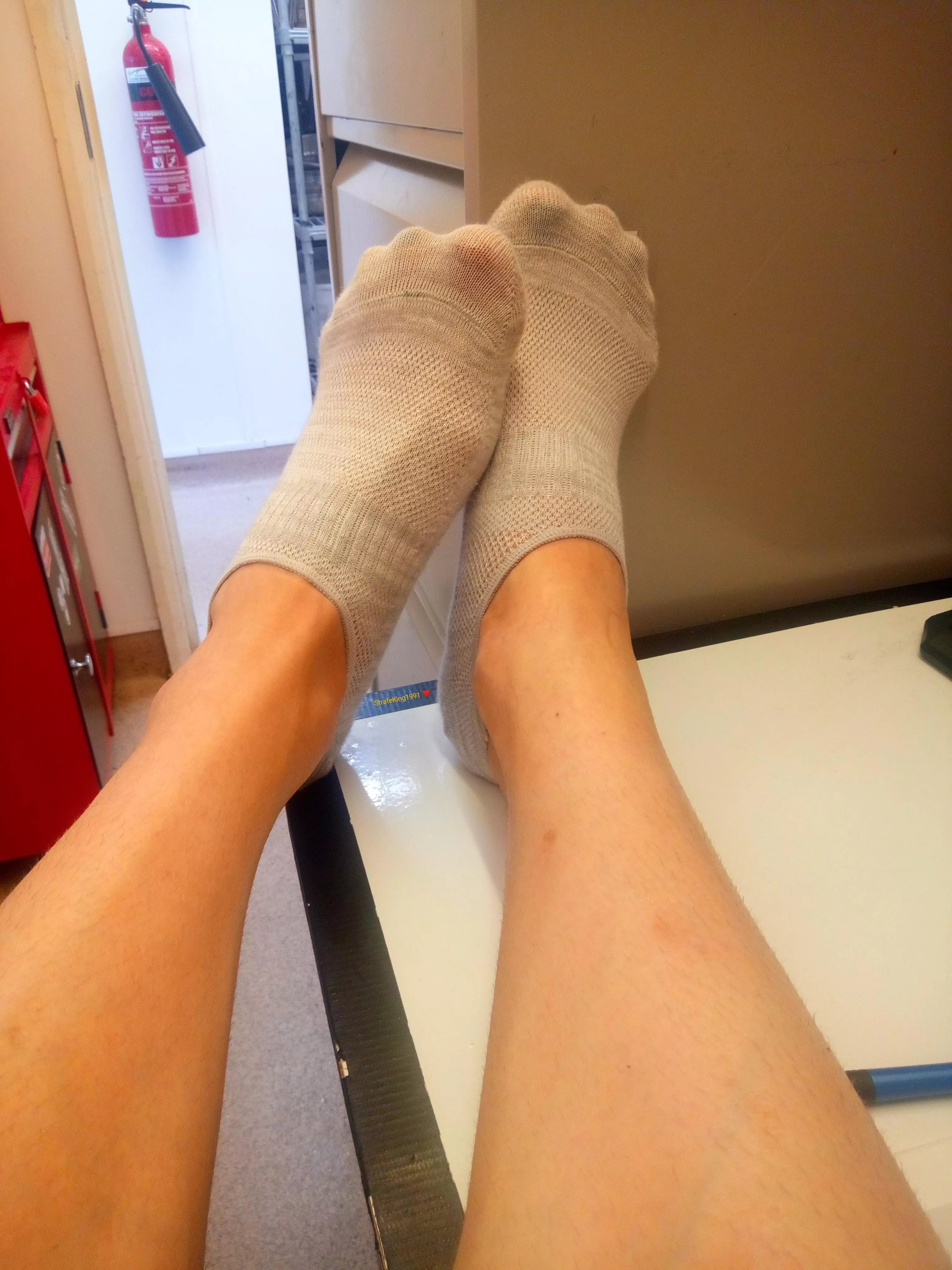 Office Feets at Work 💅👣😊👨‍🍳