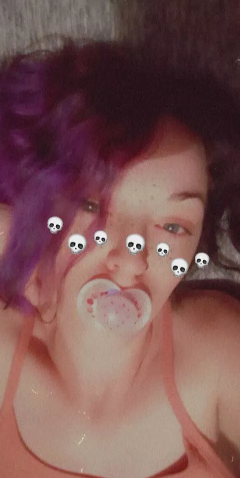 oh cozy beginning of spring break its warm and I want cuddles and uppies Daddy🥰 Pweetty Peez🥺😍😋