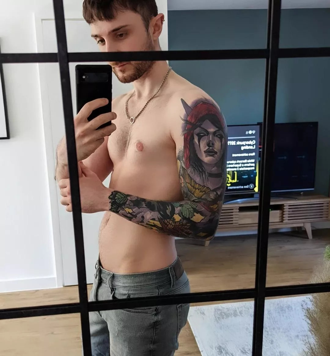 okay I'm officially addicted to cyberpunk. also gym progress update 👇