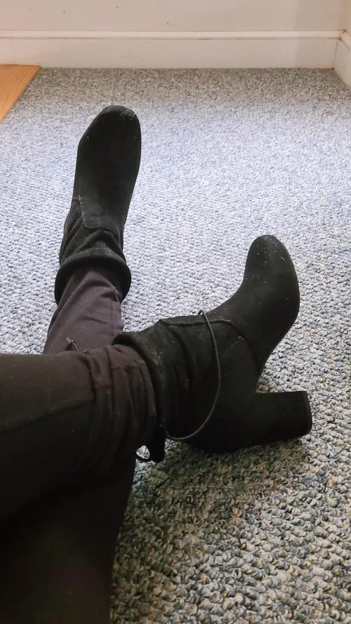 One of my fave pairs of boots 🥰