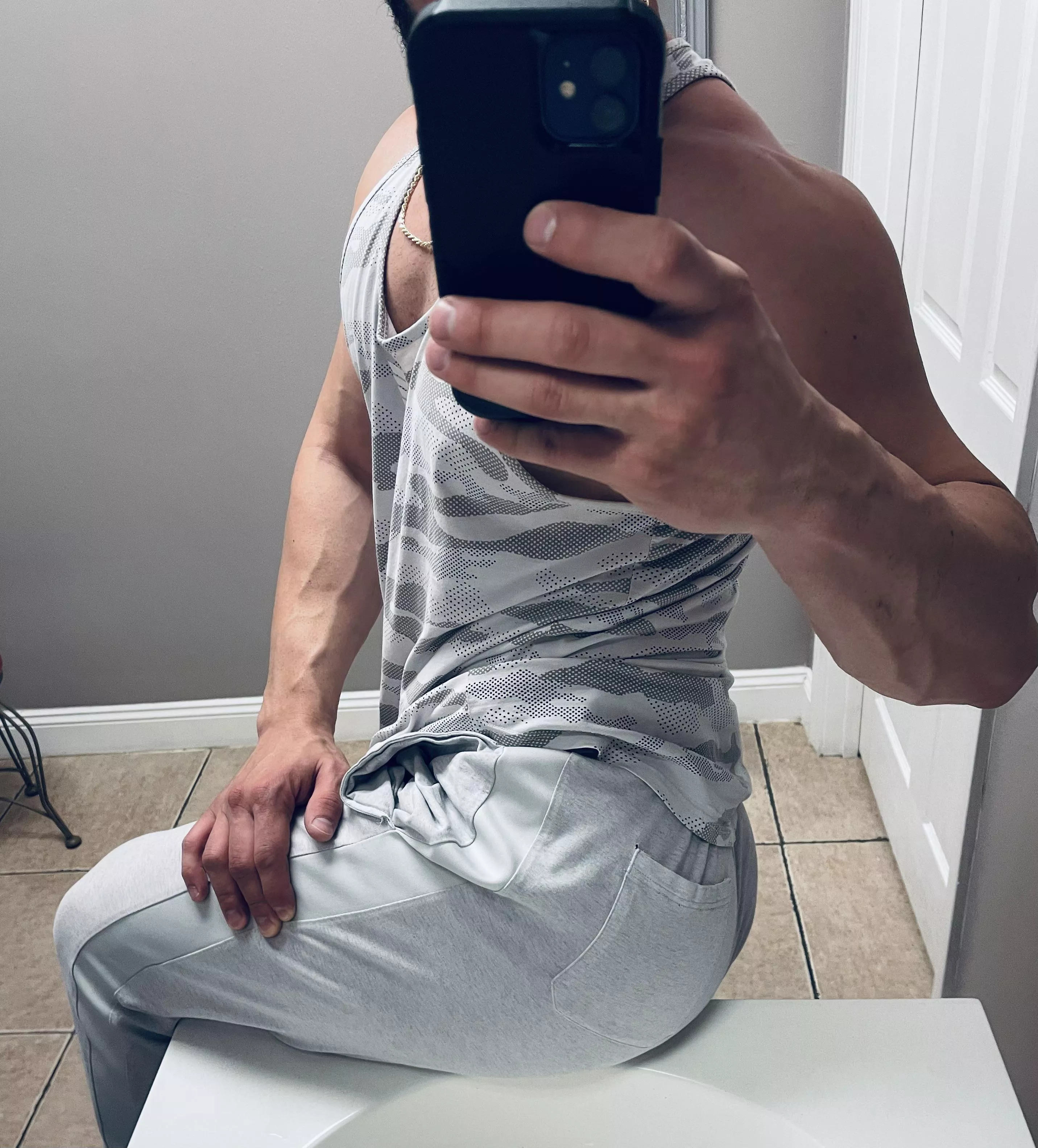 One of my girl friends told me guys aren’t allowed to do this pose. Thinking she’s jelly.