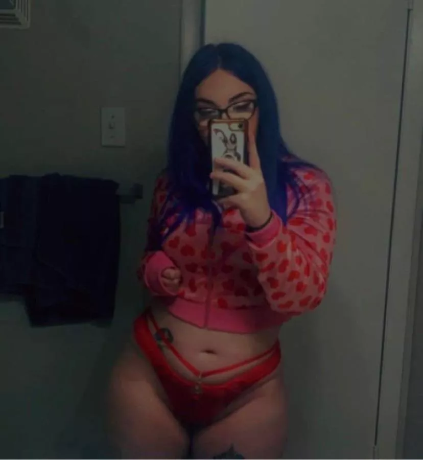 Only a couple hours left in my birthday 💕