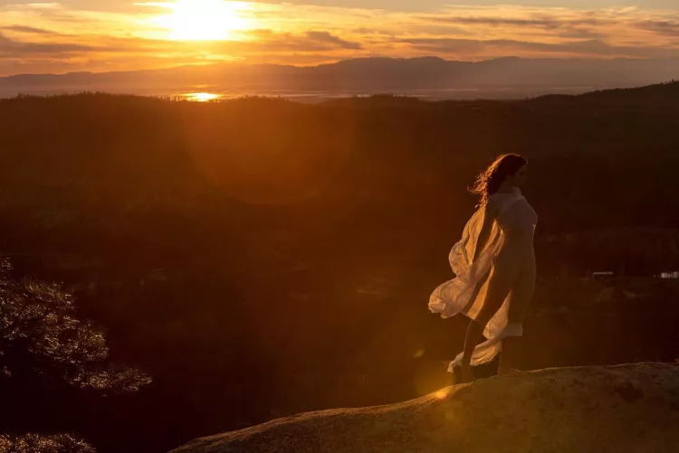 Out On The Edge [F] 6'1