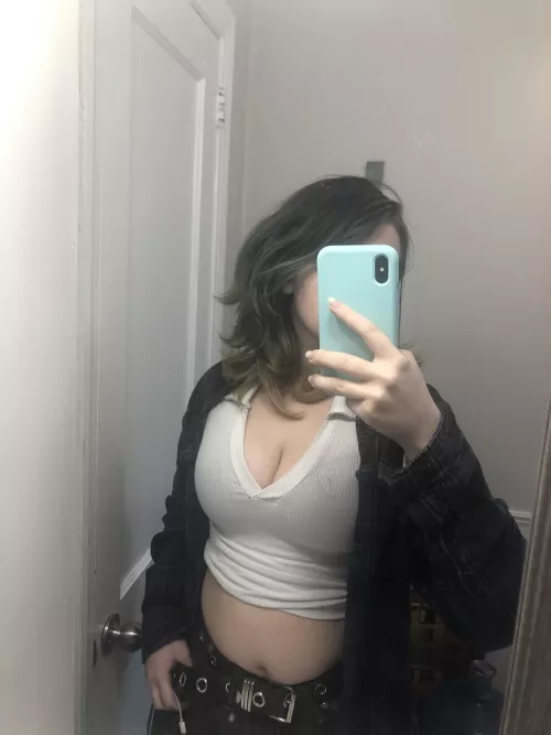 Outfit from today 💚💚 love showing off my cleavage