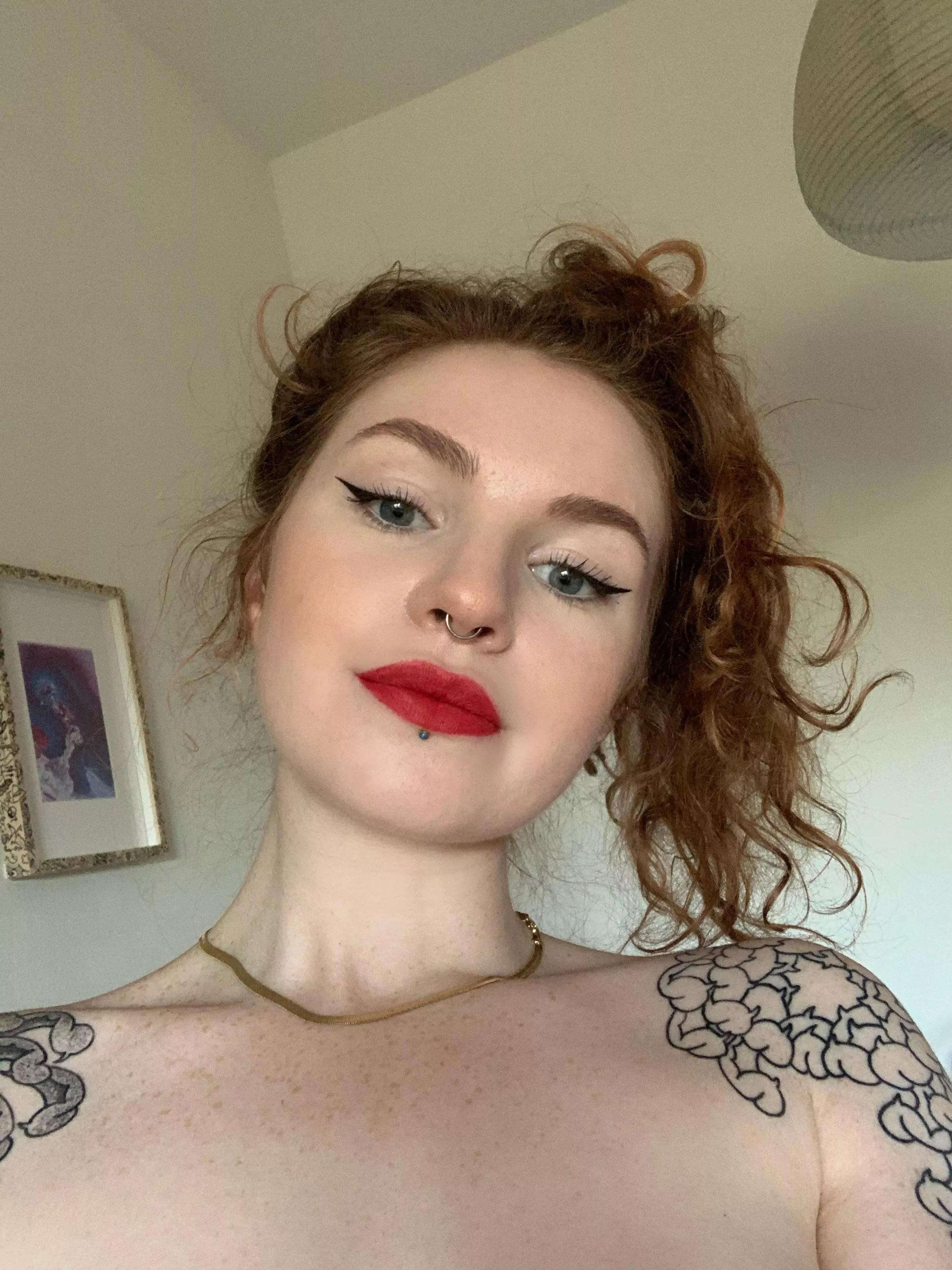 Pale freckled redhead checking in 👋