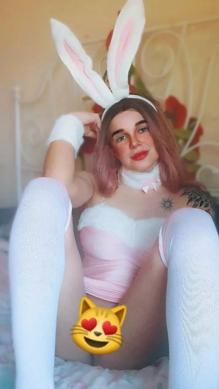 Peachi (@british_peach_x) [instagram] You know you wanna follow my spicy insta account 🌶😉