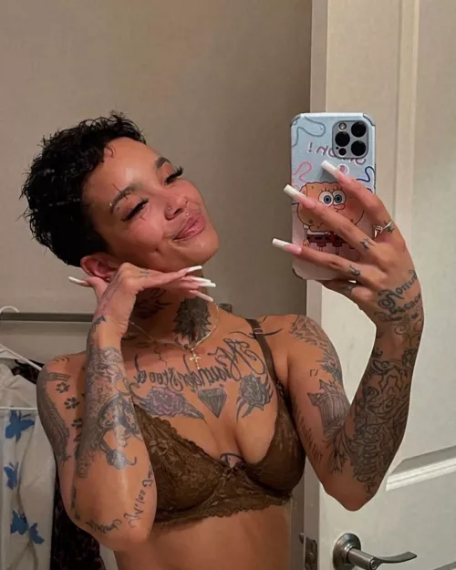 Petite lil baddie 😈