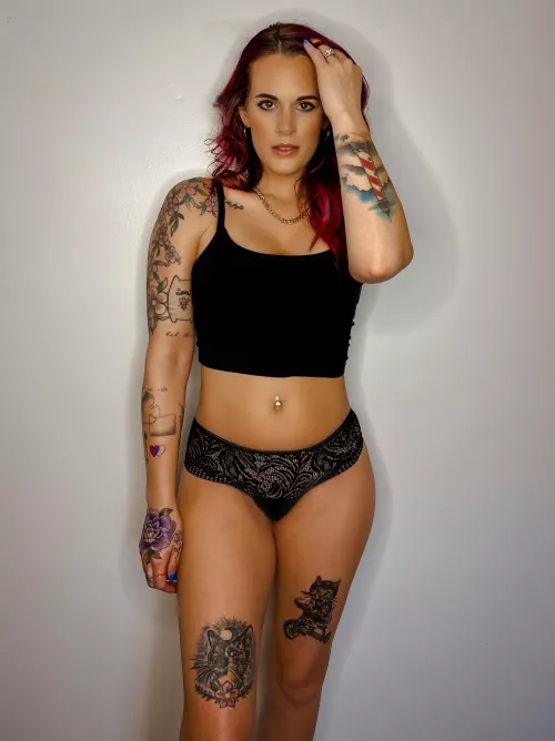 Photo/video everyday, answer all messages. Come play 👅 link in comments!