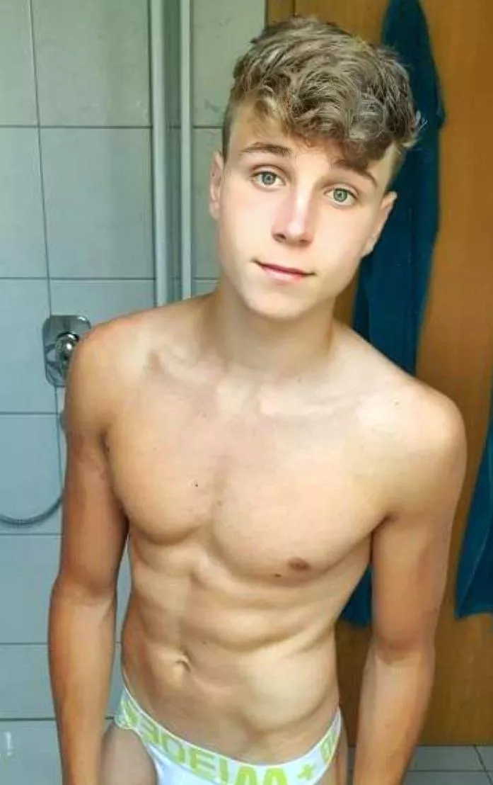 pic submitted by model: Moriz pic submitted by model: Moriz