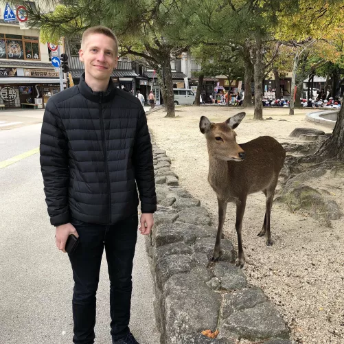 Picture from the beautiful island Miyajima in Japan. Yes, that's a tame deer š„°