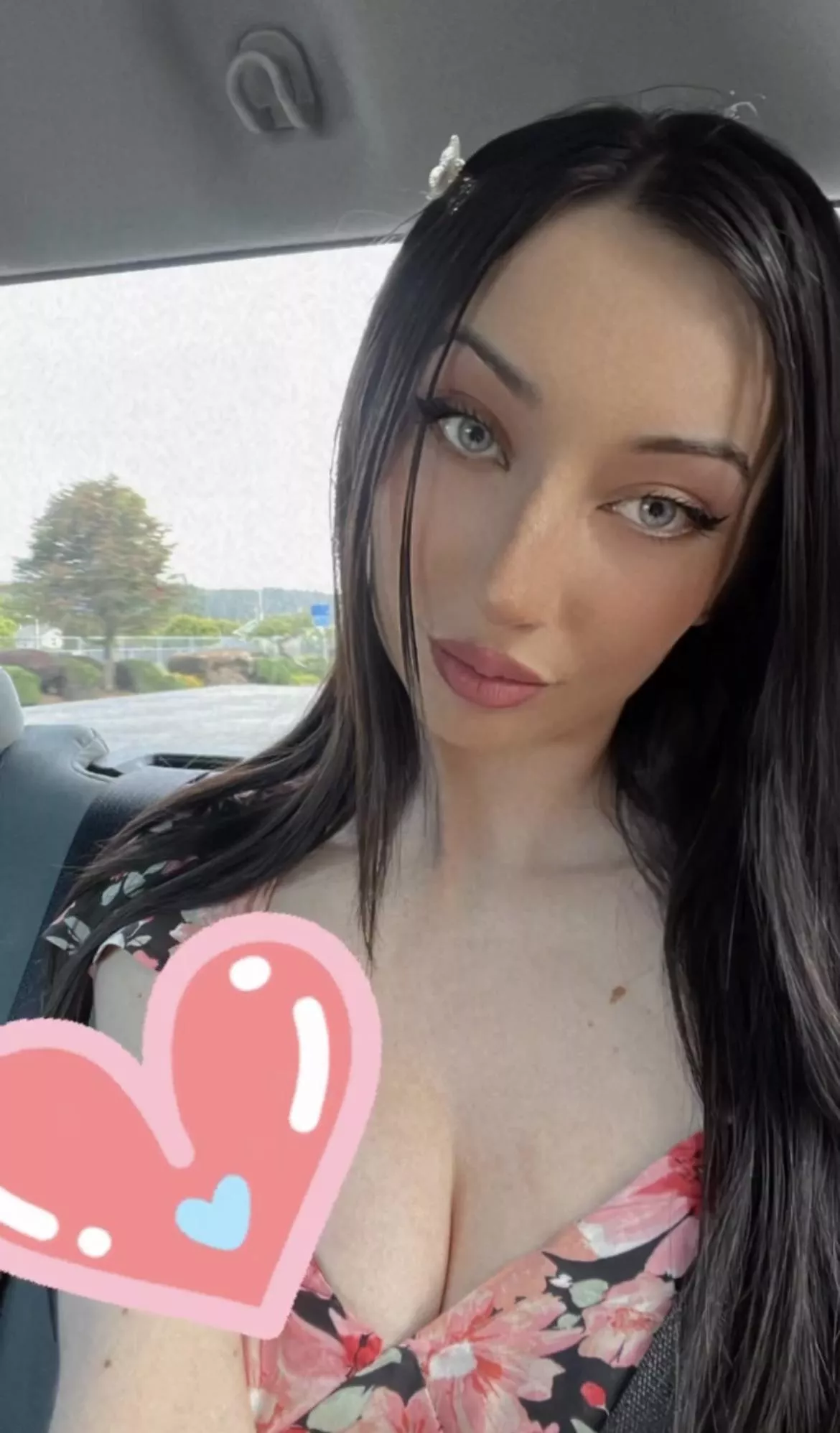 picture of my makeup today :)