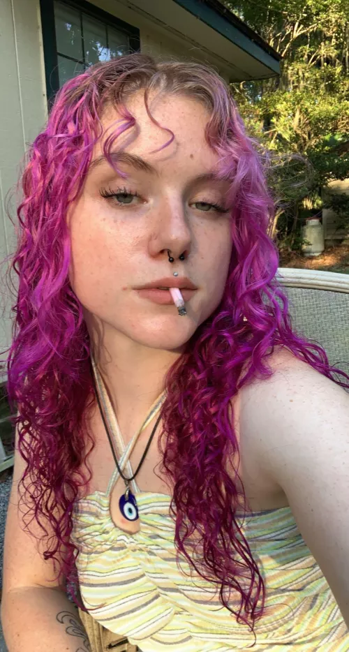 pink papers bring me joy