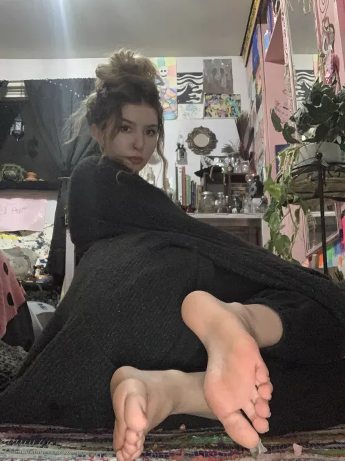 Pink soles to sooth the soul 💛✨