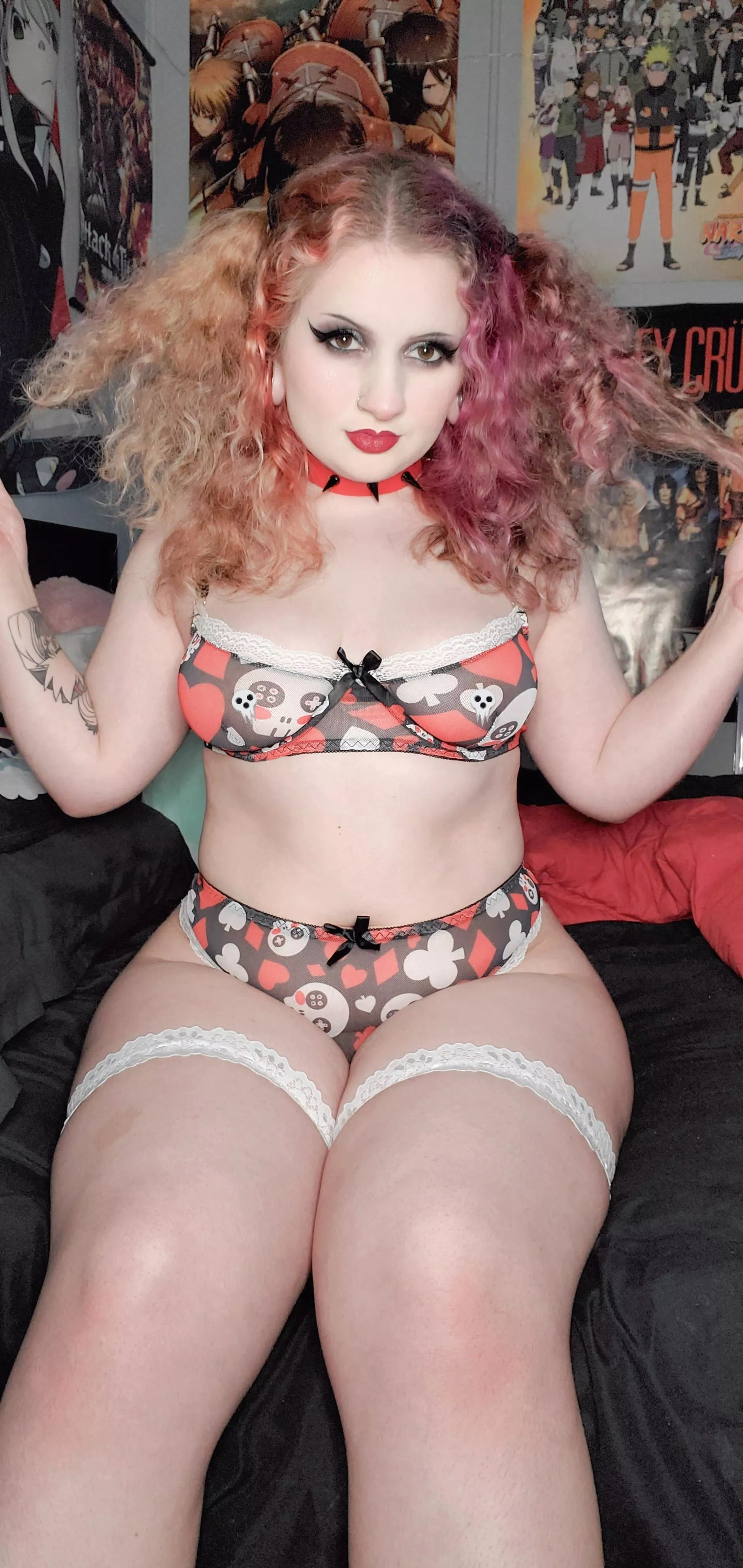 play with me ❤🖤