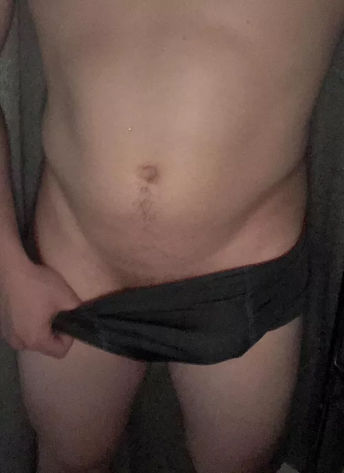 Play with me while I smoke bro 🍆