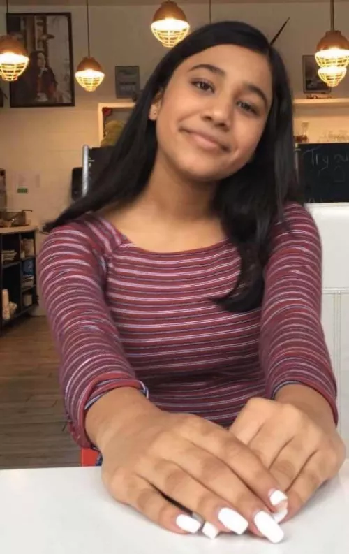 Pm me if you could trib her. I have kik and discord