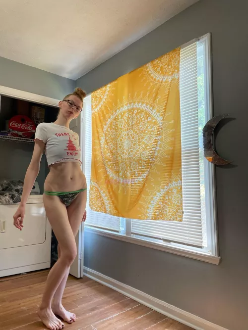 Posing for you in my living room [OC]