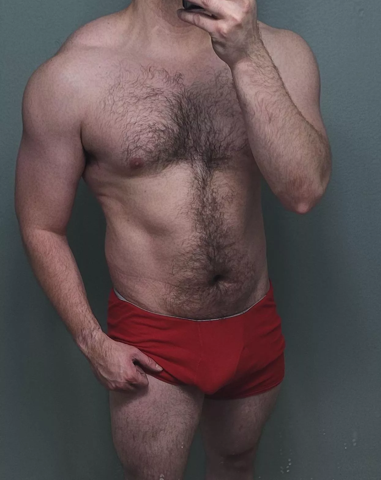 post workout, into anime and from SoCal 😁