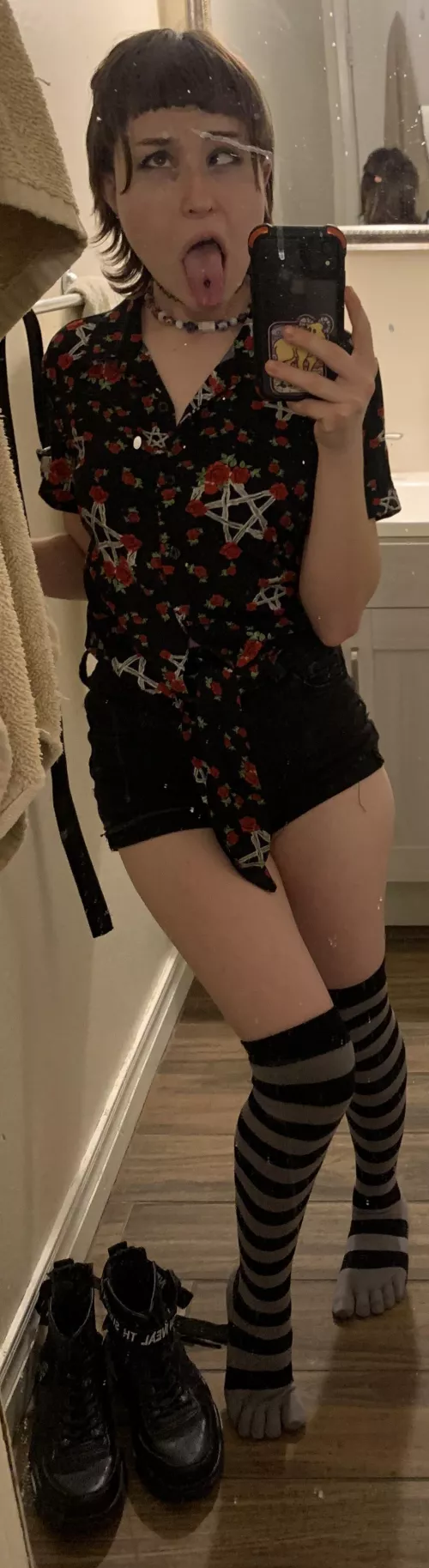 POV Horny Anime girl stumbles down the hallway… what do you do? O: UwU