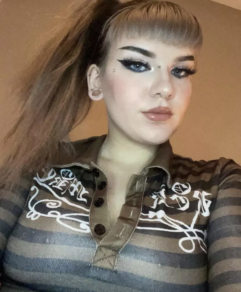 POV: me towering over you POV: me towering over you