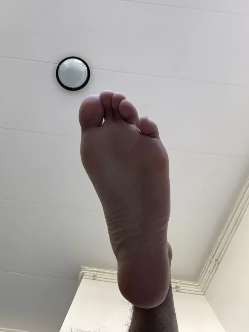 Pov: your about to worship my Asian feet 😈