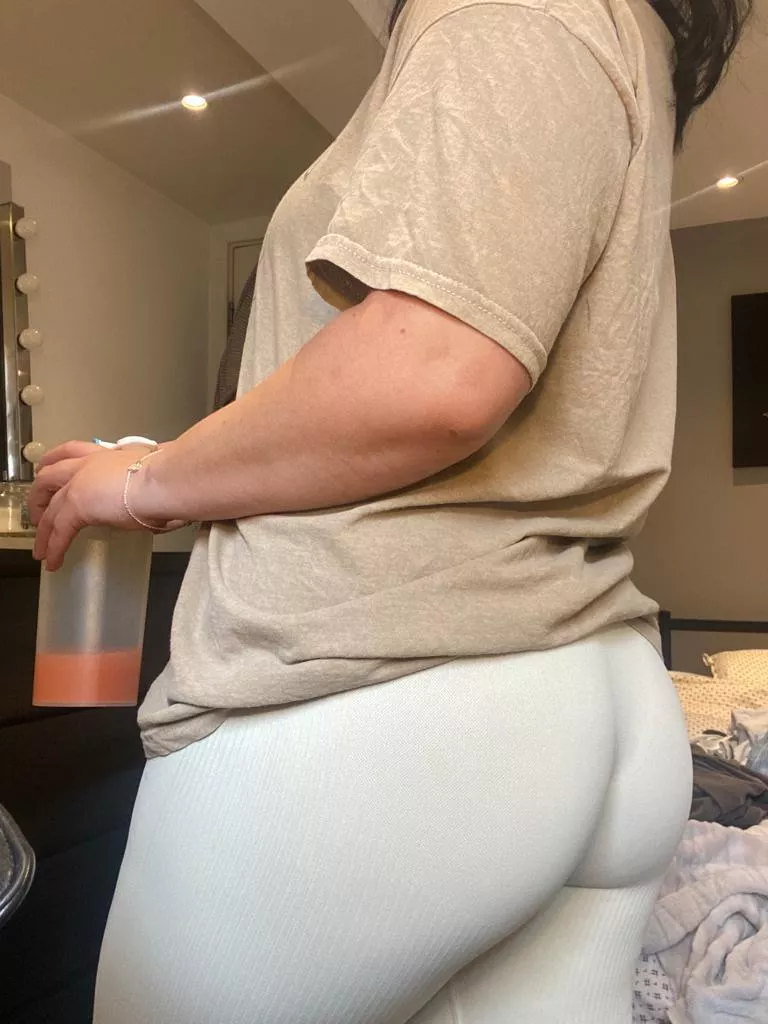 Pre workout pictures 😉