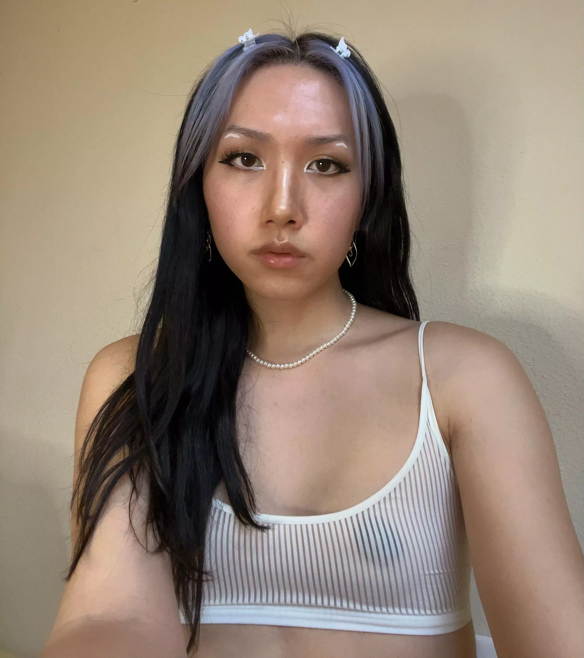 Pretty enough to be your girlfriend? 🍆🥺