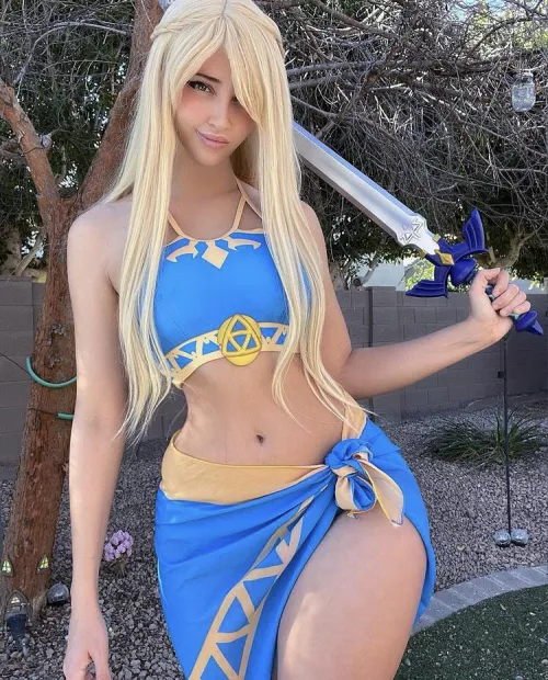 Princess Zelda by sunnyrayyxo