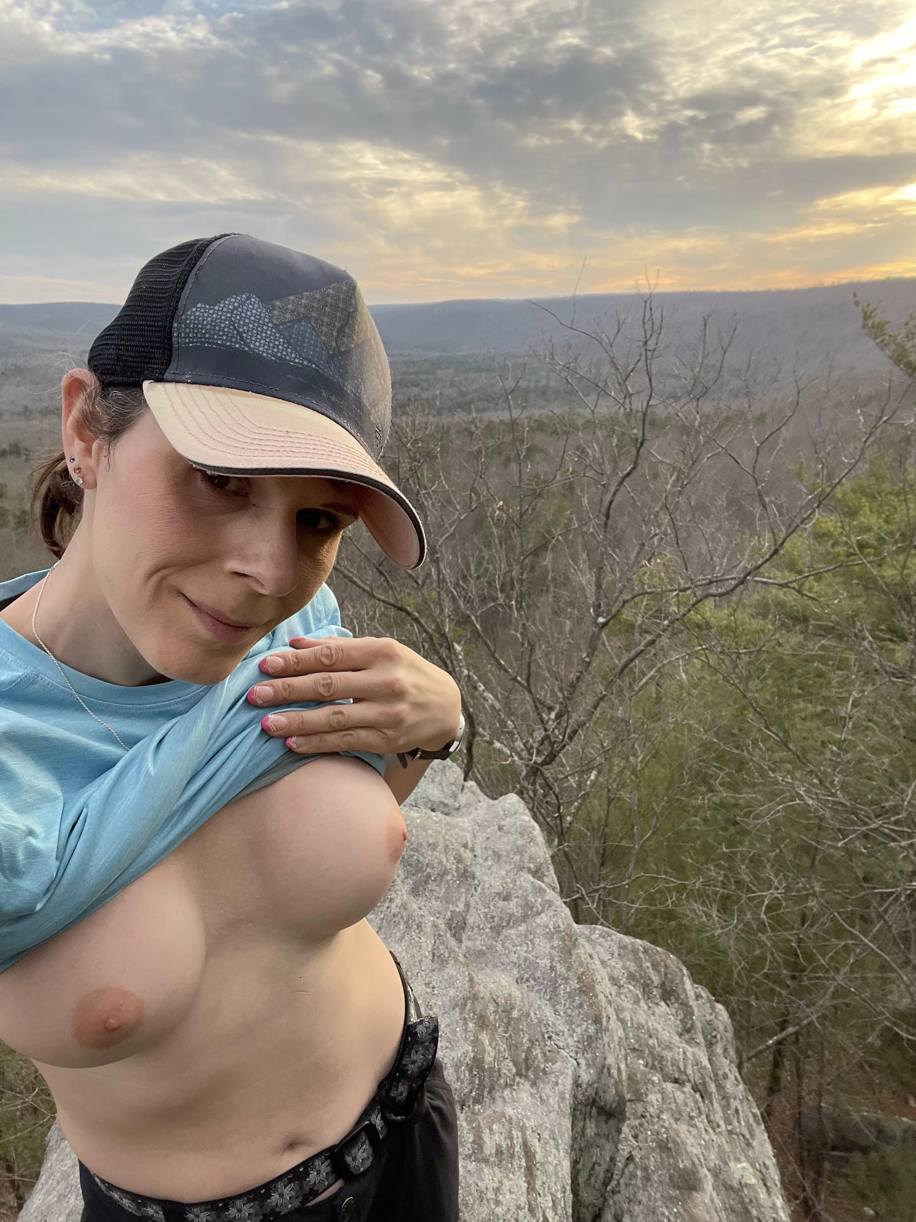 Providing you with the sexiest views (40F) Providing you with the sexiest views (40F)