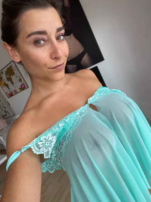 pull it down and make me happy 😈