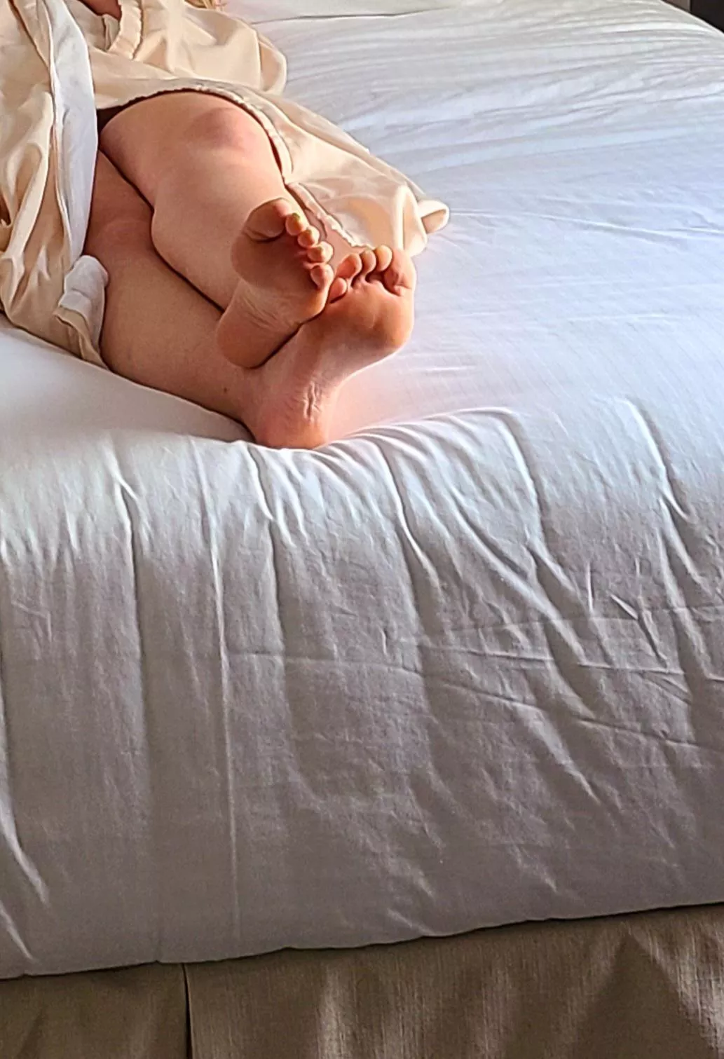 Putting my feet up after a long day on a good trip. 😇💙