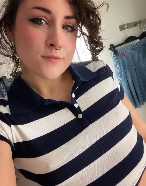 Quick selfie on my day off! I hope your day is going amazingly ✨