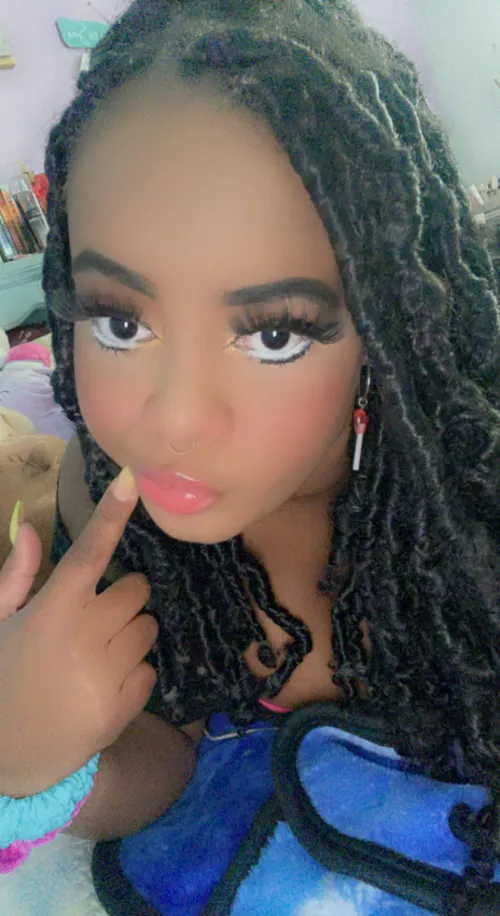 realizing finding a “daddy” that dosent mention my body or mention sexual things within the first day of talking is so very rare and it’s sad ✨