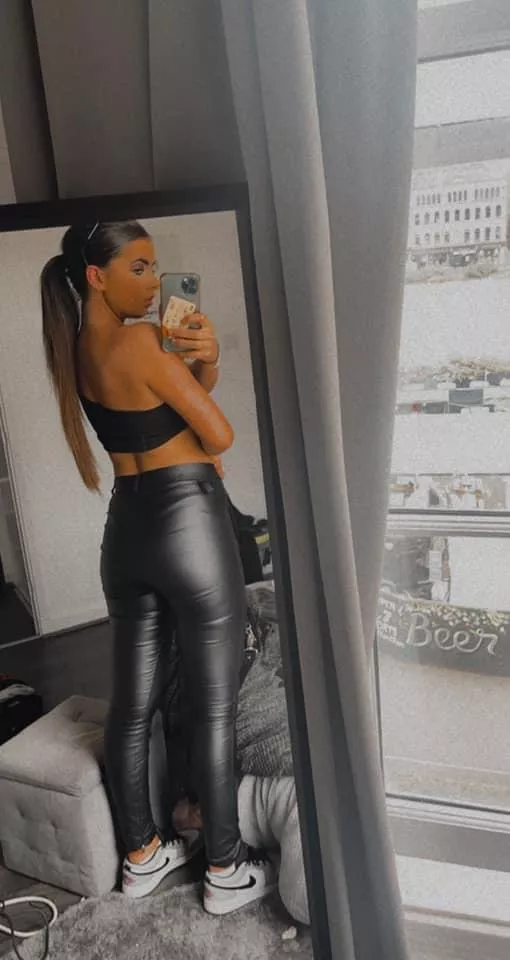 Rebecca 🥵🥵🥵