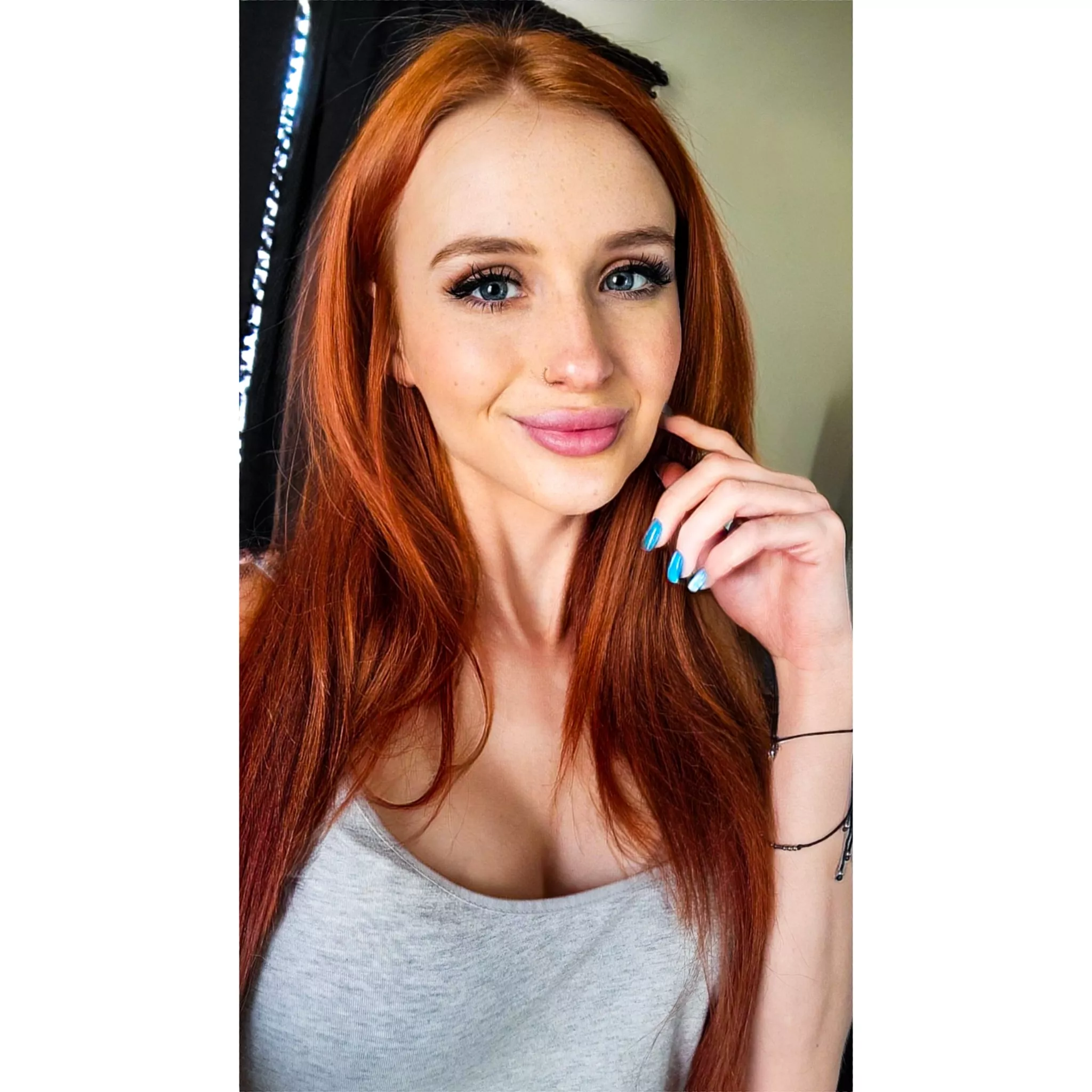 red hair ✔️ freckles ✔️ [F]