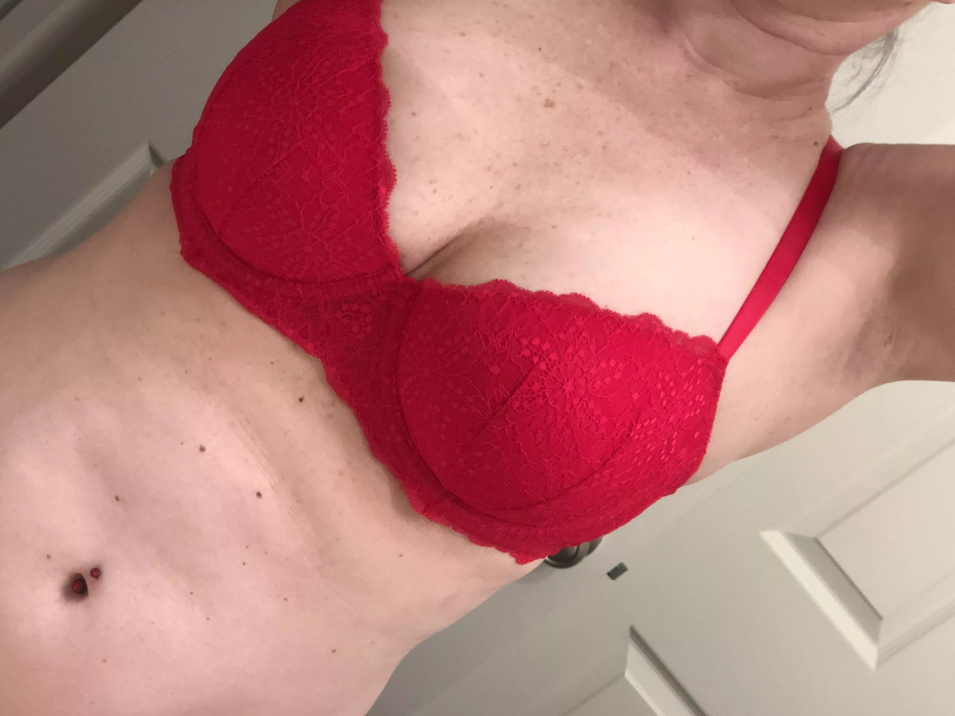 Red is my favorite color 💋