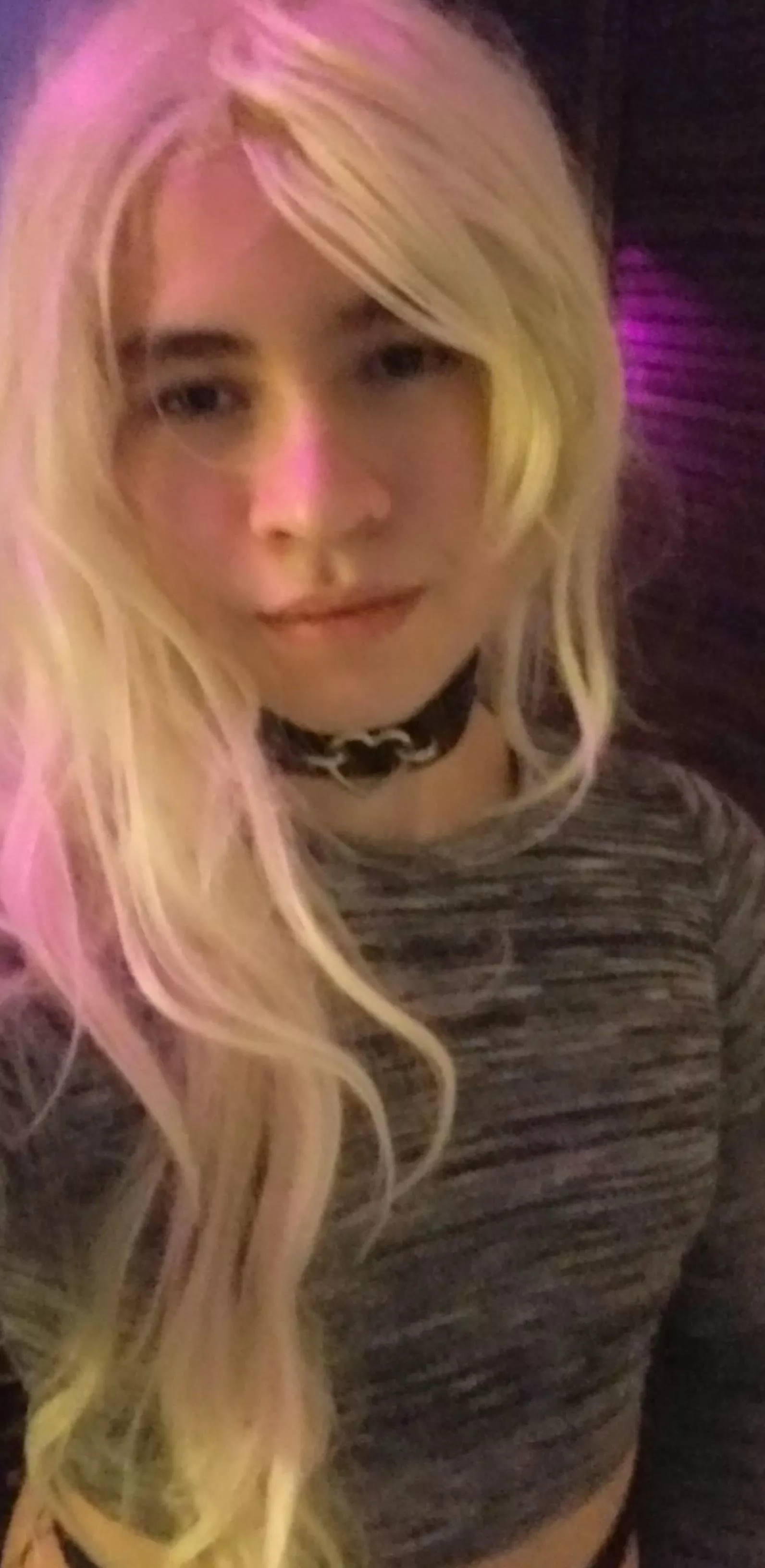 Reddit, pls give me the validation my family didnt 😷