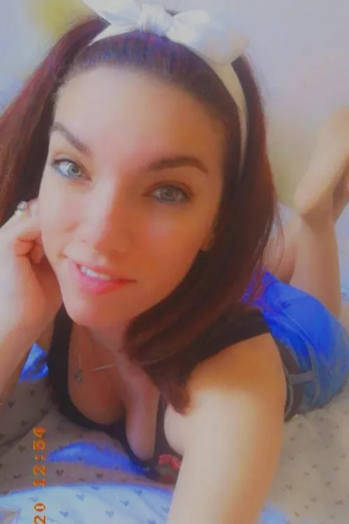 [Reddit/D15c0rd] I'm Curious About The Way You Turn My Beautiful And Innocent Girlfriend Into A Slut: Send Me Horny Captions Or Cum-Edits About Her And I'll Send You More Pictures...