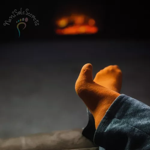 Relaxing and hoping to find something to watch on Netflix 😌 feel free to share any idea on something good on Netflix 😊😋