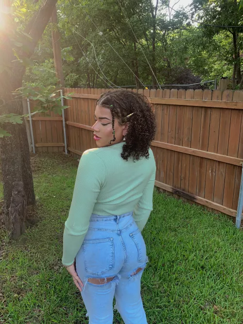 ripped jeans oops hehe🧚🏼‍♂️🧚🏼‍♂️