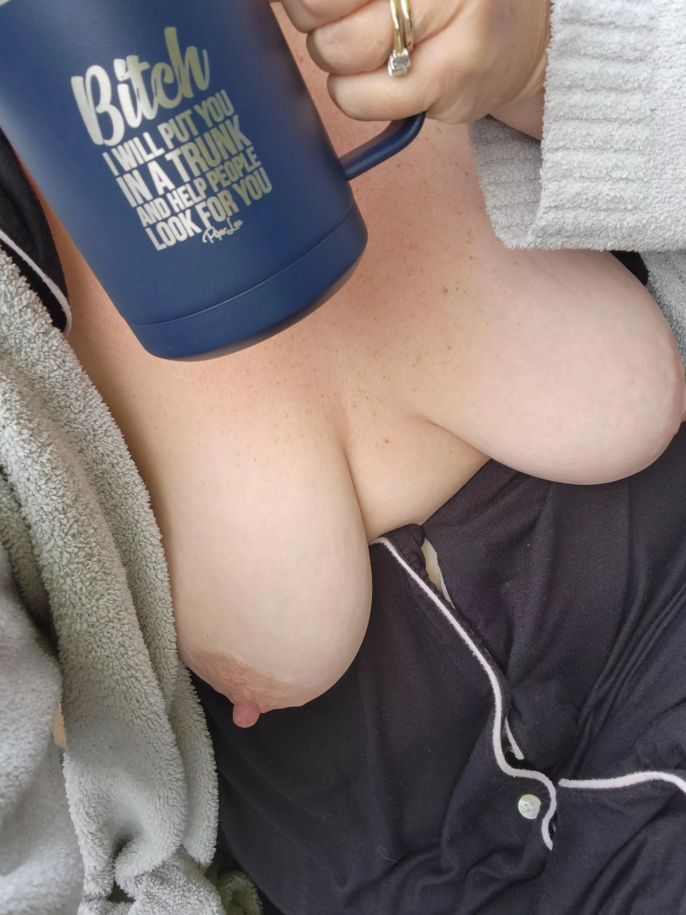 Rise and shine it's Titty Tuesday f45😘