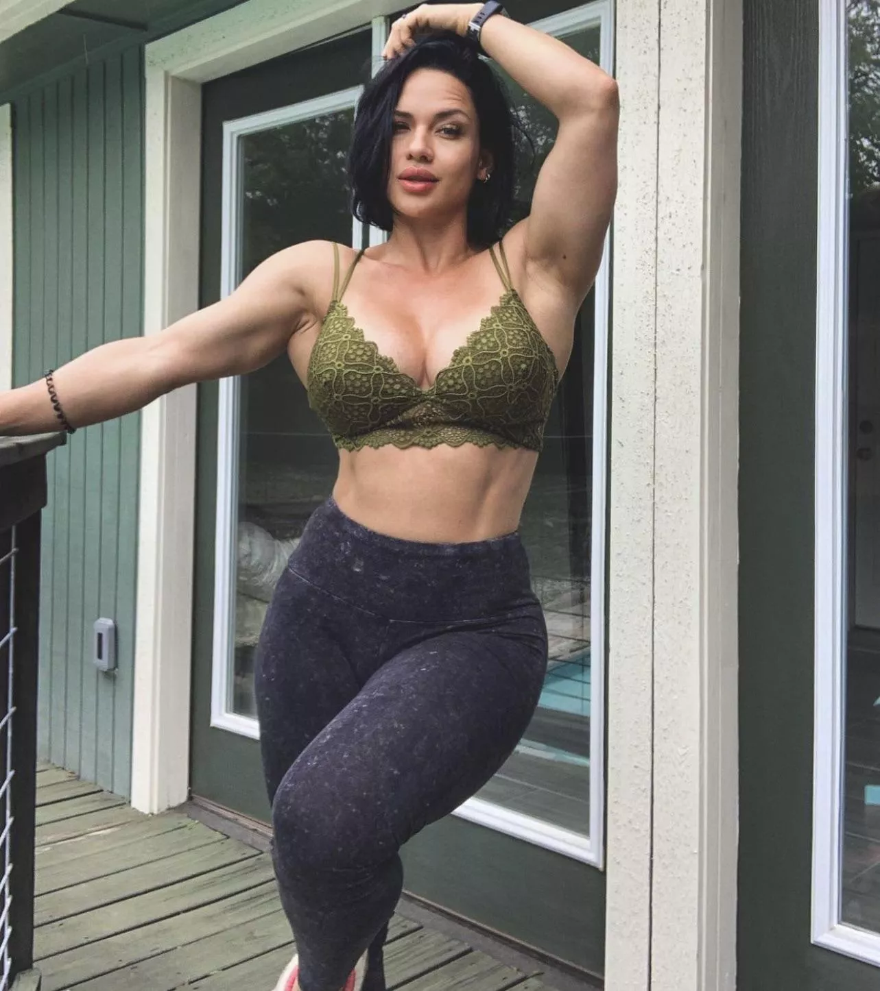 @roxyqueflexx lately she’s been looking incredible.