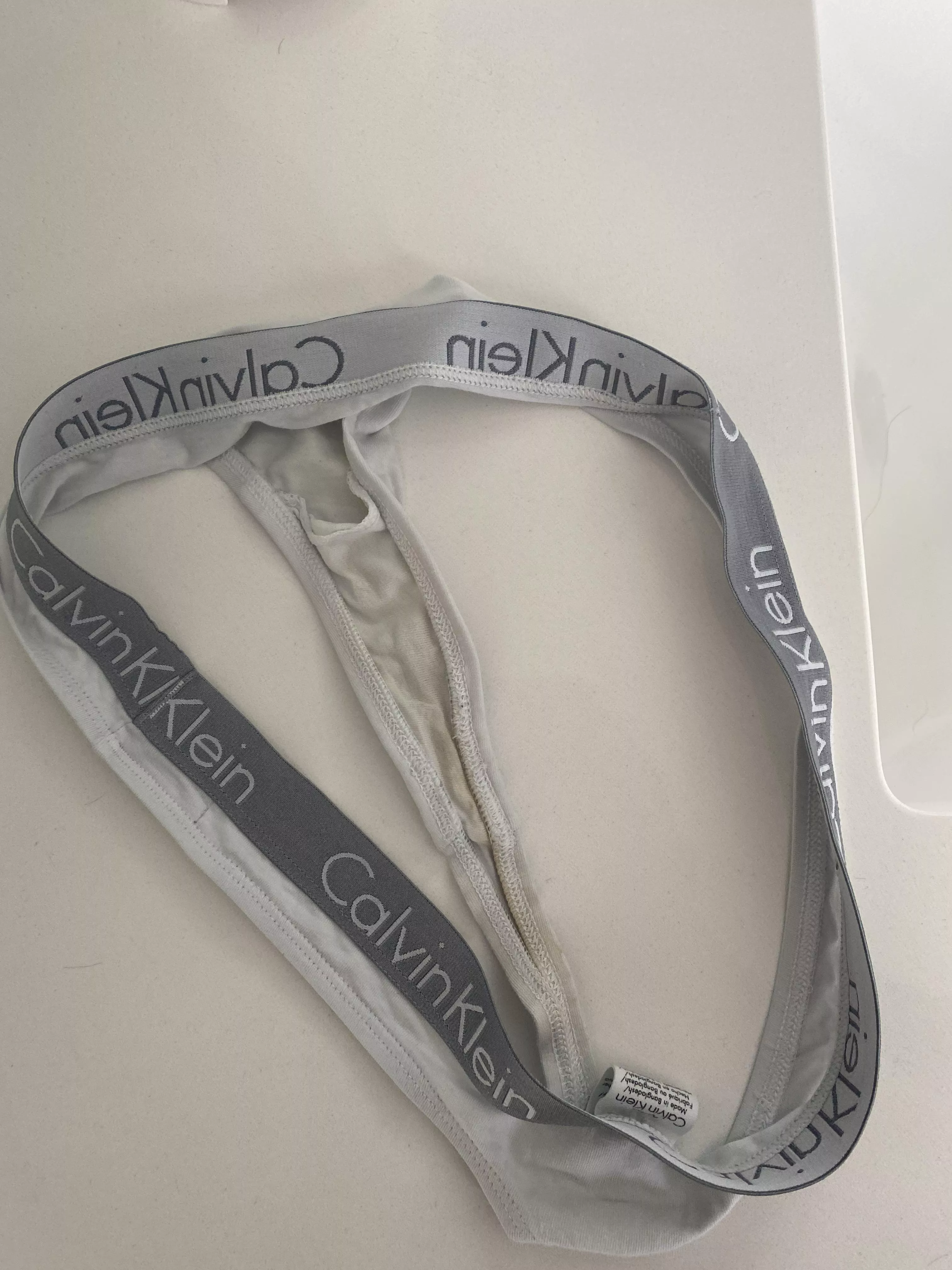 Rubbed my pussy at work all day thinking about you 🖤