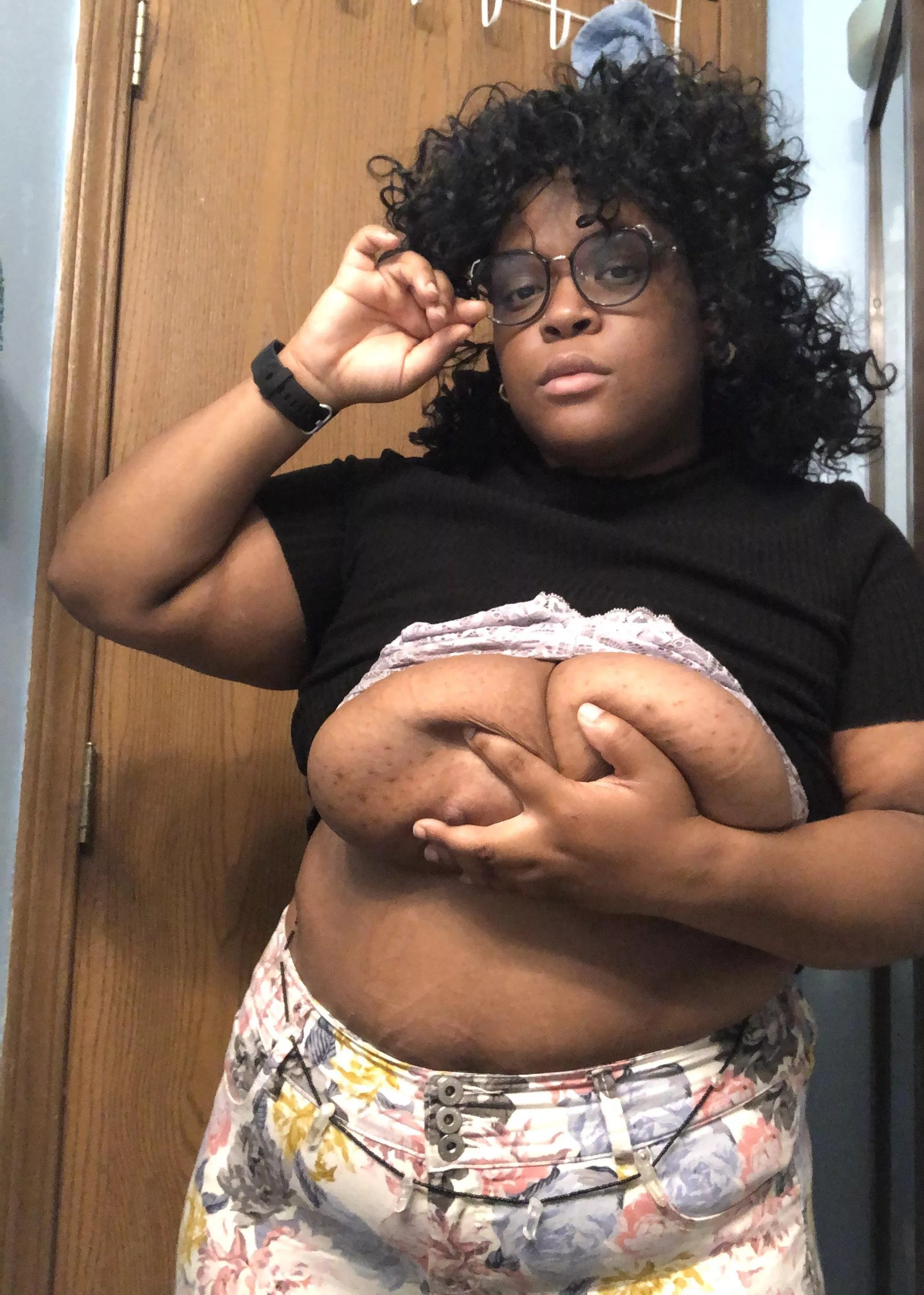 Same pic as yesterday without a filter to show that filters on me don’t look deceiving. I’m really just this damn cute!🥺🥰