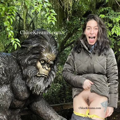 Sasquatch + Snatchsquatch 👣 I Flashed My Bush at the Trees of Mystery in Northern Cali