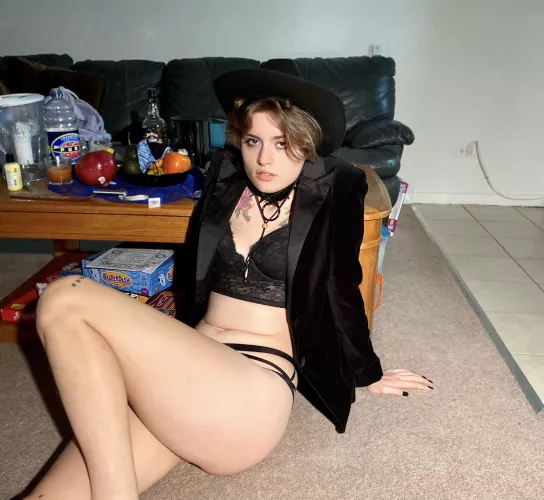 Save a horse, ride a cowboy 🖤