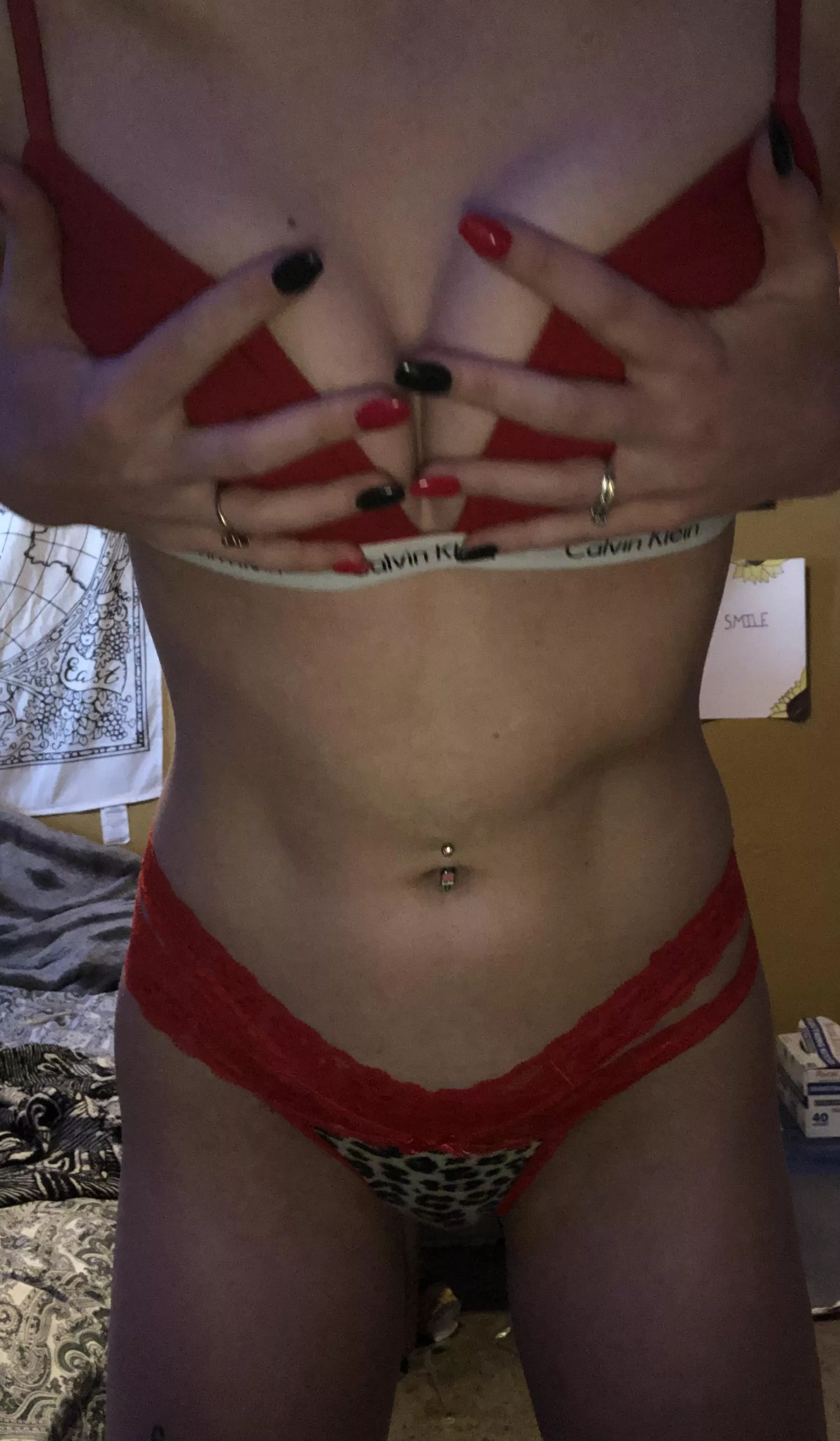 see the topless version on my onlyfans for 7 days free!😘