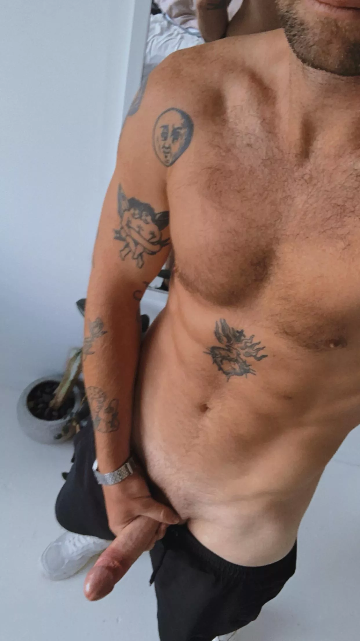 Seeing all the hotties at the gym got daddy all worked up! Seeing all the hotties at the gym got daddy all worked up!