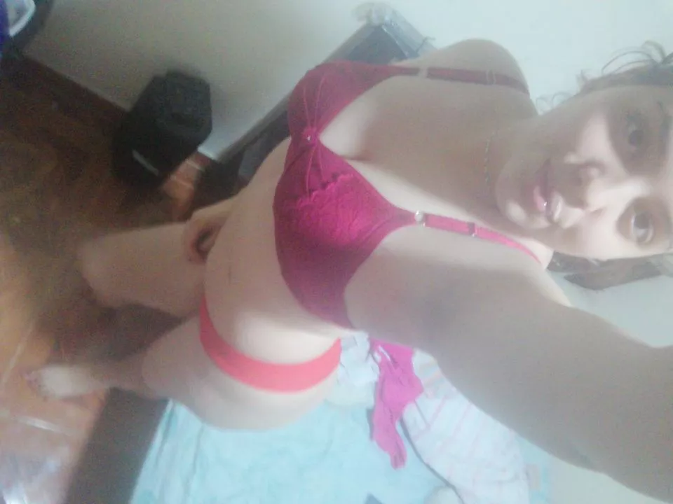 [Selling] (20) years old [F] 😽 latina girl looking for my serius daddy ♦️ ( personal pics and vids 📸, sext with live pics and vids🍏 and sex tapes ⏯️, Lesbian content 😛 drop box 🎁 A nice and PervertDoom girl 🤤 Kik: prettyasszhand
